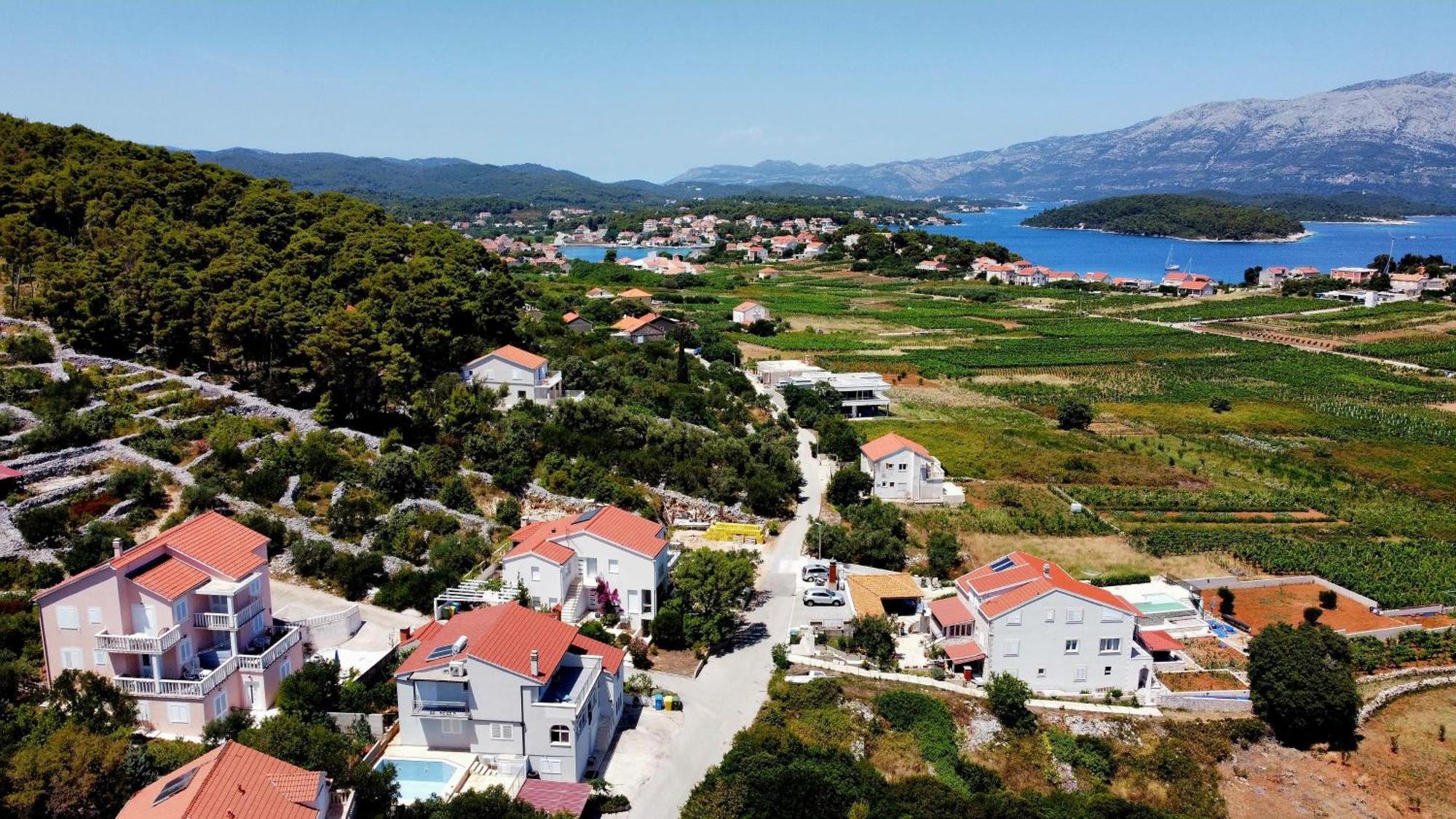 Villa Bella Vista Lumbarda Bagian luar foto